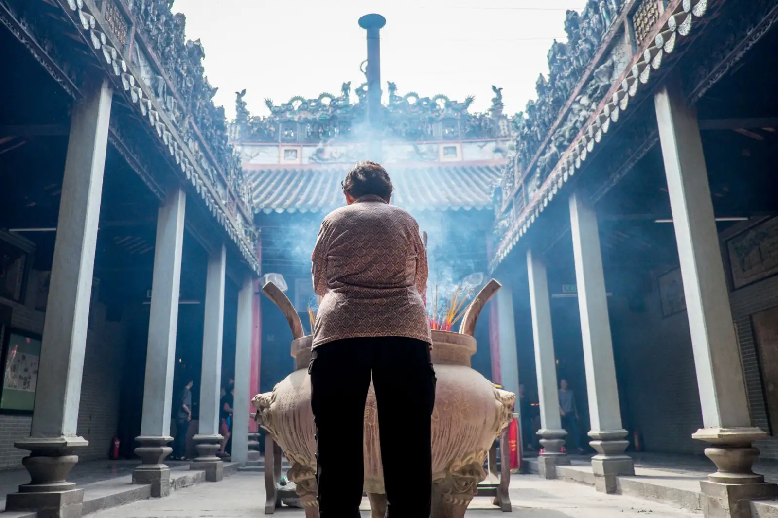 广告画册设计印刷成本对比：数码快印与传统胶印的选择指南