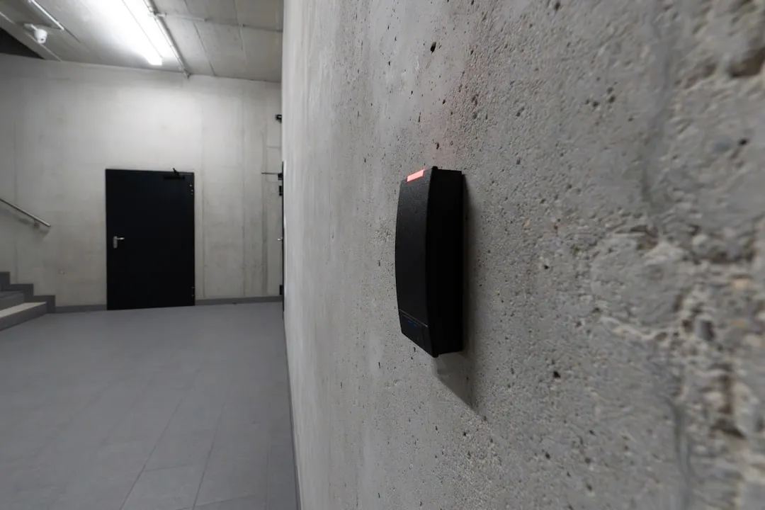 广告画册设计印刷一体化服务方案：重庆本地企业的成本与品质平衡策略