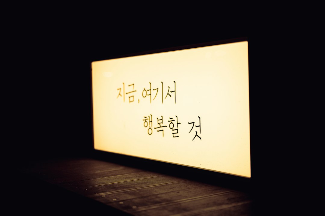 VI设计如何与品牌定位匹配：重庆企业品牌升级中的视觉策略解析